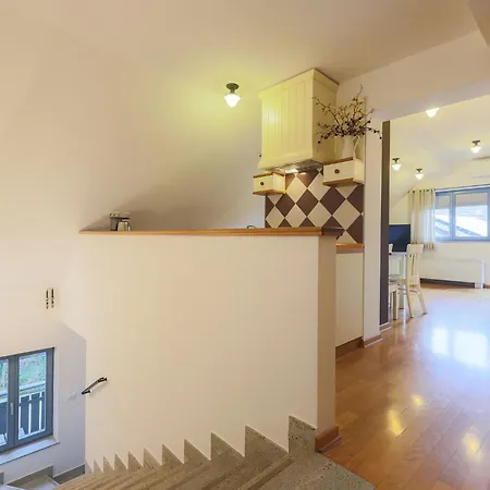 Lakeside Apartment *