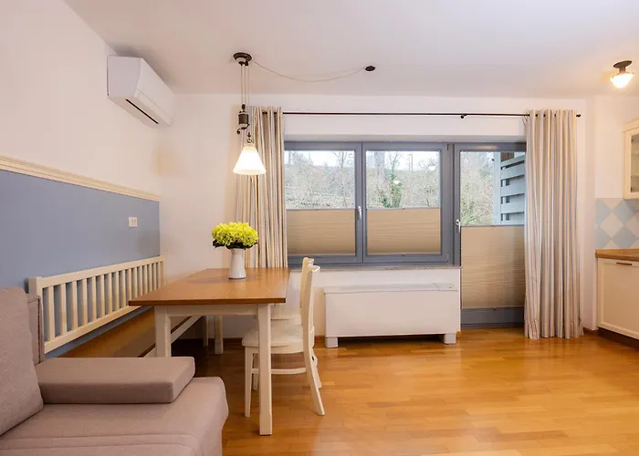 Lakeside Apartmán *